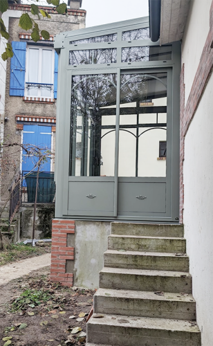 veranda cote escaliers.png